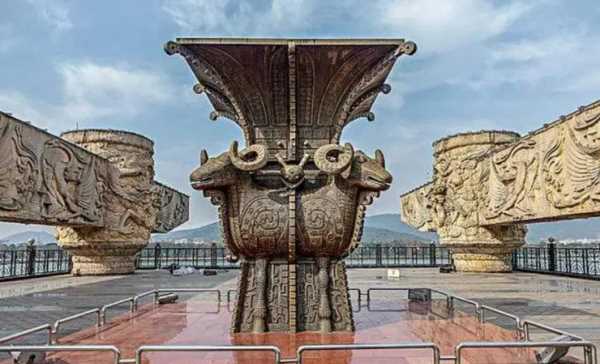 四羊方尊是哪個朝代的文物,四羊方尊是哪個朝代的圖2