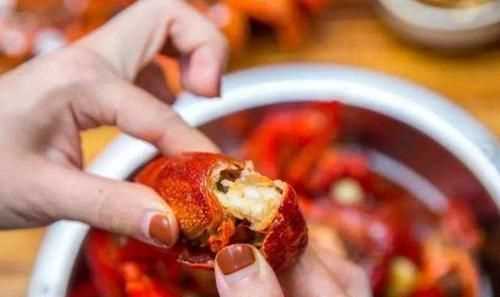 小龍蝦隔夜死了還能吃嗎?