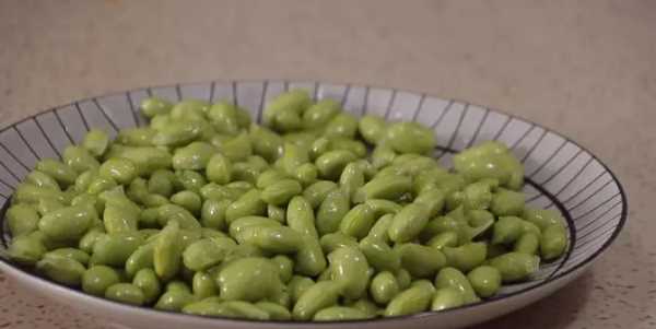 毛豆怎樣保存時(shí)間更長(zhǎng)更新鮮,毛豆怎么保存時(shí)間長(zhǎng)才會(huì)新鮮圖1