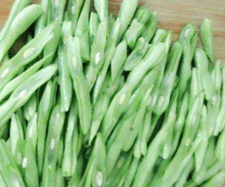 四季豆怎么斜切成絲,四季豆怎么斜切成絲視頻圖3