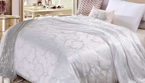 蠶絲被用久了起疙瘩,蠶絲被蓋久了里面結(jié)塊正常嗎圖4