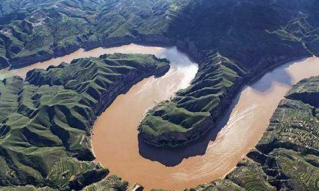 黃河之水天上來奔流到海不復(fù)回說明黃河的主要水源來于哪里