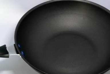 不粘鍋可以用鐵鏟,不粘鍋能用鐵鏟子炒菜嗎圖2