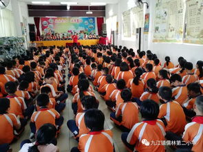 學生乘坐校車安全知識教育報道