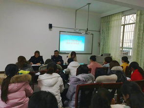 民警來(lái)到幼兒園安全知識(shí)講座