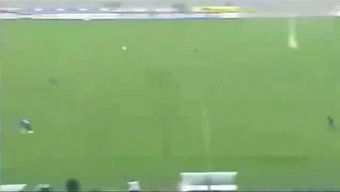 血口噴人的典故