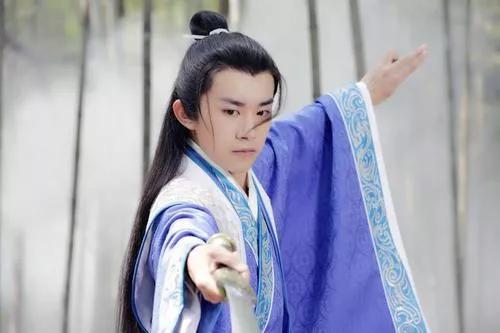 屈原的歷史典故,屈原發(fā)米的歷史典故,屈原澤畔的歷史典故