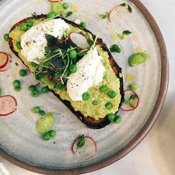 仙女喝露水典故