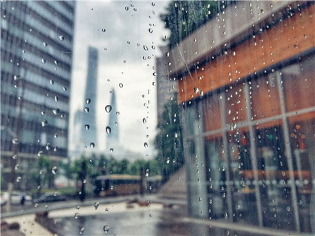 下雨天發(fā)朋友圈的句子正能量