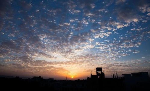 關(guān)于鼓勵學(xué)生堅持的正能量句子,鼓勵學(xué)生的勵志正能量句子,鼓勵學(xué)生積極向上正能量的句子