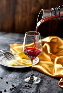 關(guān)于堅(jiān)持的正能量句子,正能量滿滿的勵志句子,懂得感恩的正能量句子