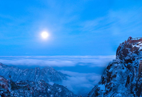 黃山有關(guān)的古詩句