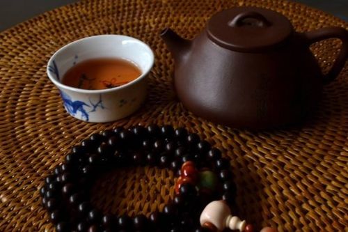 關于雨天喝茶的詩句