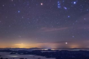 描寫夜晚天空的詩(shī)句,描寫夜晚天空的詩(shī)句古詩(shī),描述夜晚天空美景詩(shī)句