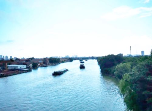 關(guān)于河湖美景的詩句