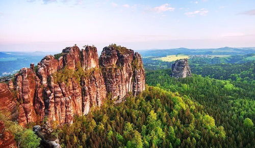 關于丹霞山美景的詩句