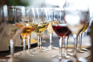 關(guān)于寧夏紅酒的詩(shī)句