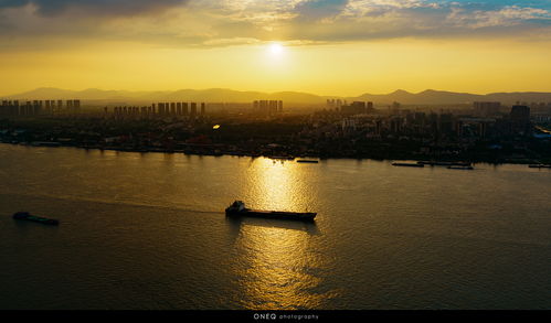 關(guān)于長江日出夕陽的詩句