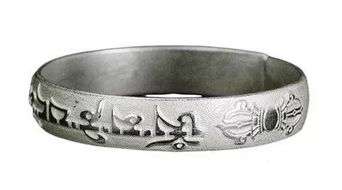 關(guān)于雪花銀的詩句