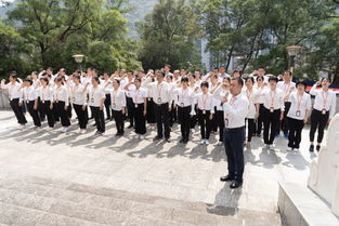 關(guān)于紅色足跡的詩(shī)句