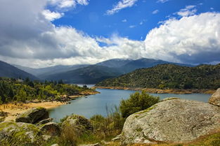 關(guān)于湖邊風(fēng)景的詩句