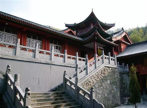 兩句關(guān)于條橋和寺的詩句