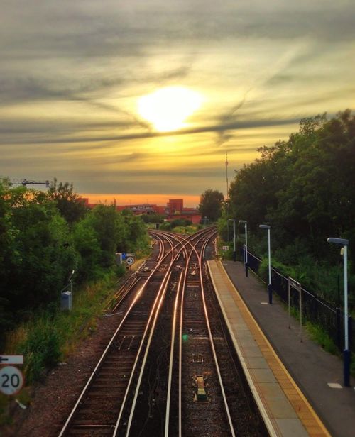 列車遠去的古詩詩句