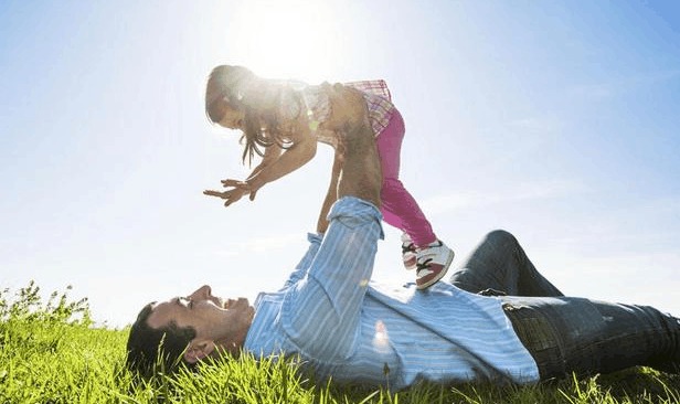 關(guān)于父親擔(dān)當(dāng)?shù)脑?shī)句