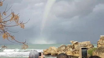 寫出一句有關(guān)于自然奇觀的詩句