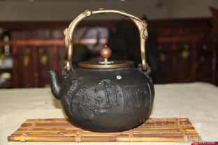 關(guān)于吟詠鐵壺的詩句