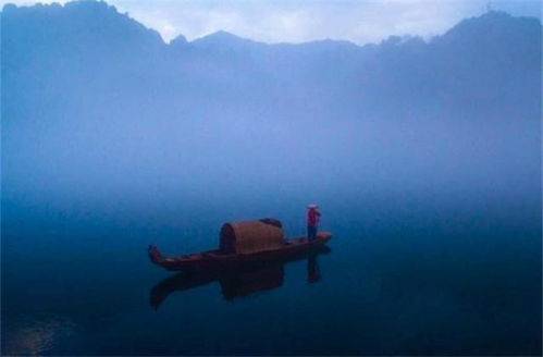 形容烏云壓頂古詩句