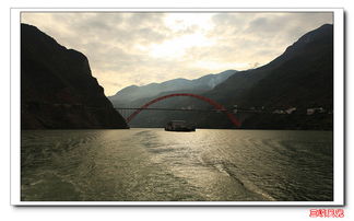 關(guān)于贊美三峽的詩句