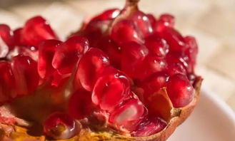 關(guān)于石榴圓的詩句