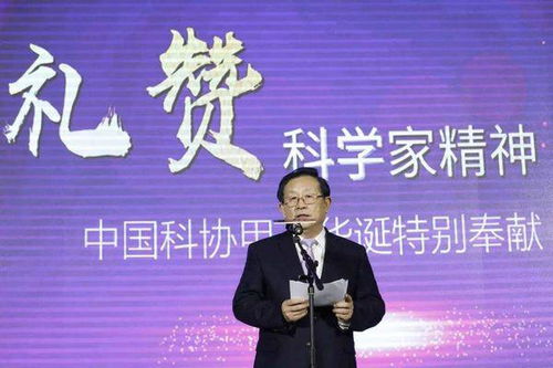 關(guān)于歌頌有奉獻(xiàn)精神的詩(shī)句