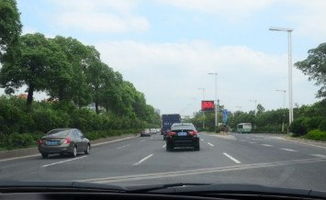 一直在奮斗的路上作文開頭