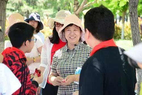 秋天研學(xué)旅行作文開頭