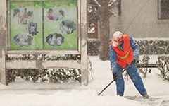 路過環(huán)衛(wèi)工人作文開頭