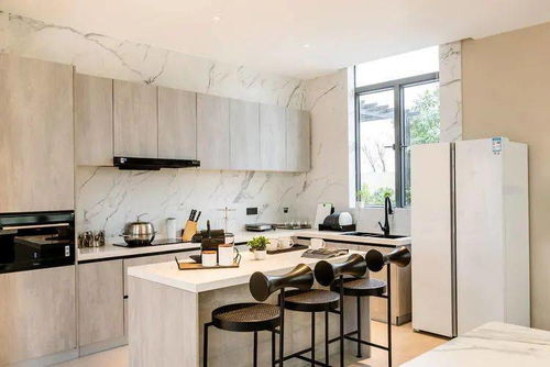 《詩和遠(yuǎn)方》精彩作文開頭