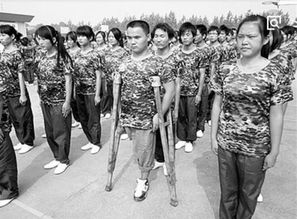 軍訓(xùn)中感人的一幕800字作文開頭