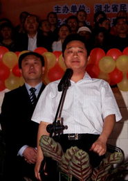 擺手舞作文開頭