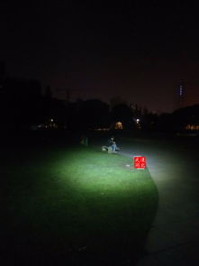 寫安靜的夜晚的作文,校園最安靜的角落作文七年級,安靜的夜晚作文300字