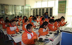 校園舉行的活動作文200字作文