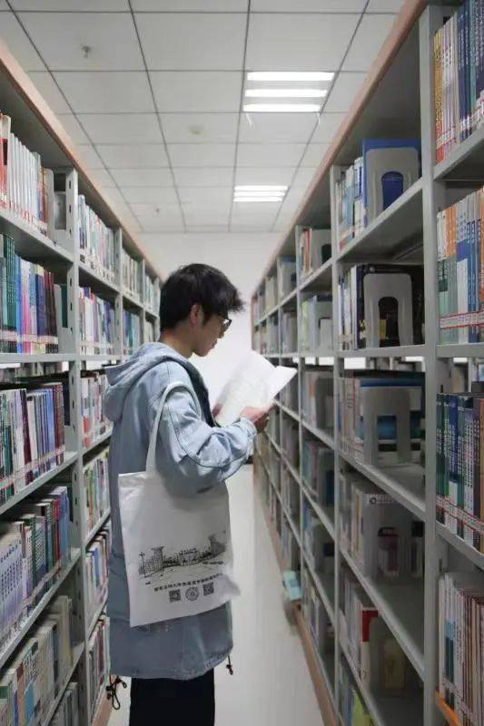 愛護(hù)環(huán)境拒絕白色污染,愛護(hù)環(huán)境拒絕白色污染宣傳,拒絕白色污染保護(hù)校園環(huán)境手抄報(bào)