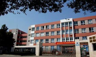 校園美景春夏秋冬300字,校園春夏秋冬的美景400字作文,校園的美景作文450字春夏秋冬