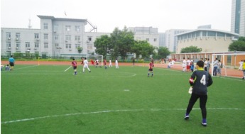 有關(guān)校園足球的作文400