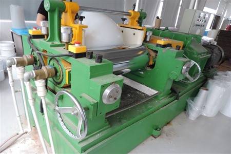 開煉機(jī)操作注意事項(xiàng),開煉機(jī)煉膠注意事項(xiàng),開煉機(jī)安全墊片