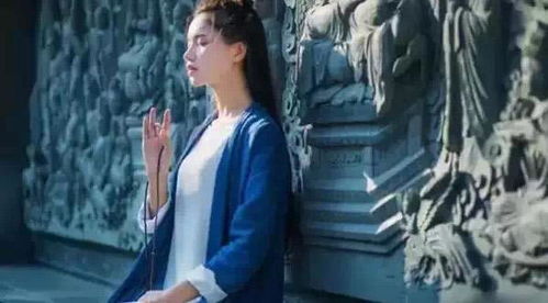 女人戴什么佛珠手串好,女人佛珠戴哪個(gè)手好,佛珠手串的注意事項(xiàng)