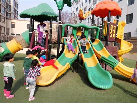 幼兒園玩滑滑梯注意事項