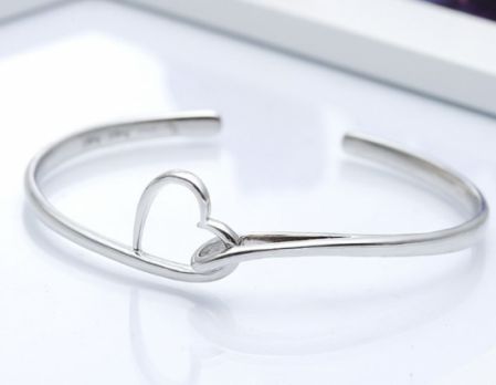 黃金手鐲佩戴注意事項,鉑金手鐲佩戴注意事項,黃金手鐲保養(yǎng)佩戴注意事項