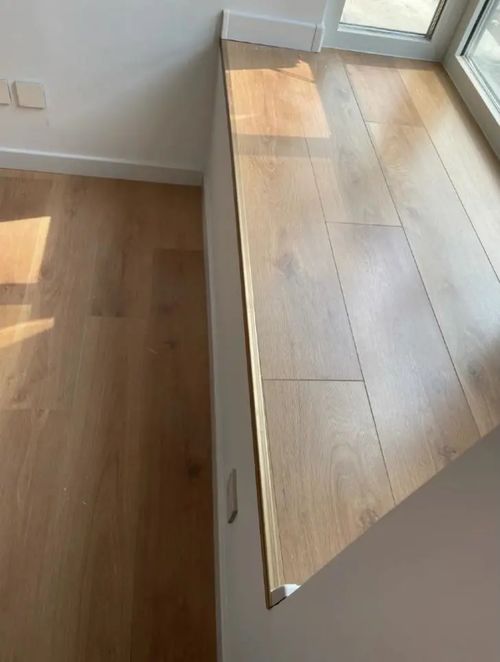 貼地磚注意事項,裝飄窗的注意事項,砸飄窗注意事項